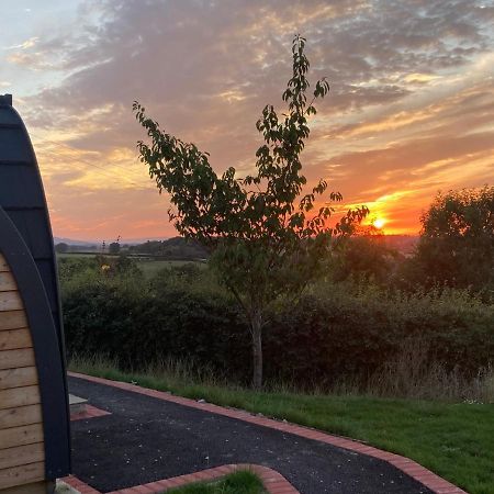 Rabbit Glamping Pod School House Farm Hotel Leighton  Exterior photo