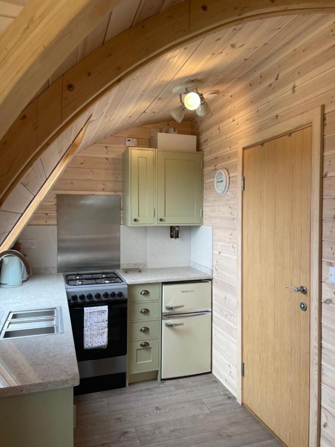 Rabbit Glamping Pod School House Farm Hotel Leighton  Exterior photo