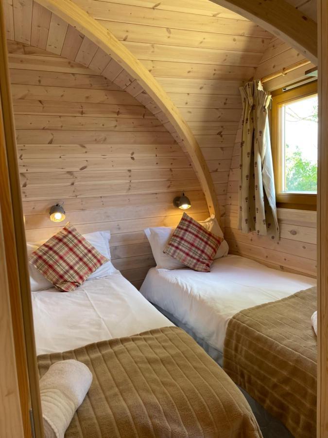 Rabbit Glamping Pod School House Farm Hotel Leighton  Exterior photo