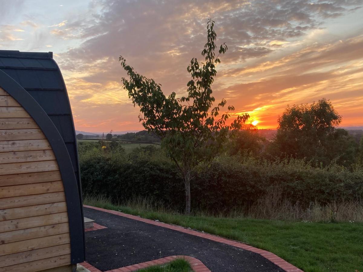 Rabbit Glamping Pod School House Farm Hotel Leighton  Exterior photo