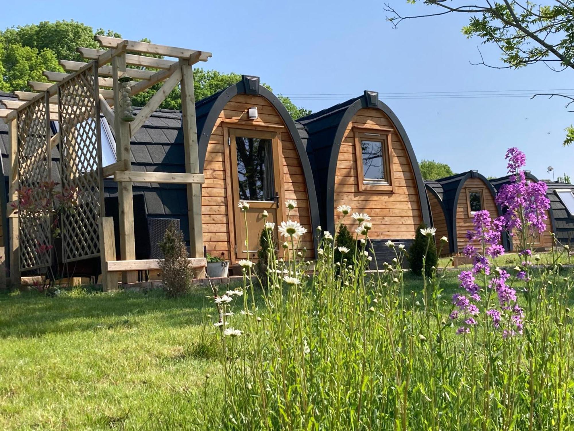 Rabbit Glamping Pod School House Farm Hotel Leighton  Exterior photo